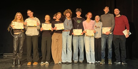 Powiększ grafikę: 1-nagroda-w-ogolnopolskim-konkursie-teatrow-szkolnych-w-jezyku-hiszpanskim-683603.jpg