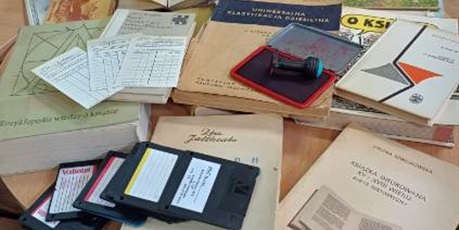 Powiększ grafikę: pazdziernik-miesiacem-bibliotek-szkolnych-715445.jpg