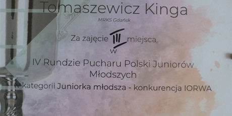 Powiększ grafikę: uczennica-klasy-i-hg-kinga-tomaszkiewicz-brazowa-medalistka-mistrzostw-polski-juniorow-mlodszych-w-lucznictwie-122686.jpg