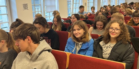 Powiększ grafikę: wizyta-studyjna-klas-3a-3b-3c-3d-3e-3f-3g-3h-w-pjatk-w-gdansku-686465.jpg