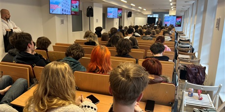 Powiększ grafikę: wizyta-studyjna-klas-3a-3b-3c-3d-3e-3f-3g-3h-w-pjatk-w-gdansku-686474.jpg