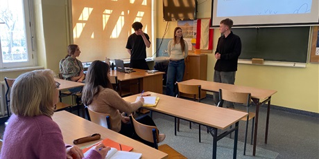 Powiększ grafikę: wizyta-z-lycee-alain-fournier-w-bourges-francja-682576.jpg