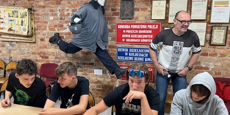 Powiększ grafikę: zajecia-na-strzelnicy-641583.jpg