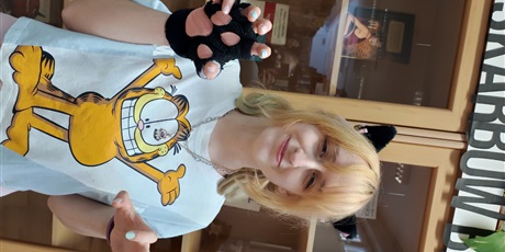 Powiększ grafikę: zakonczyl-sie-dzien-kota-w-bibliotece-676663.jpg