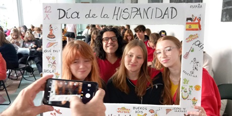 Powiększ grafikę: Dzień Hiszpański 2024