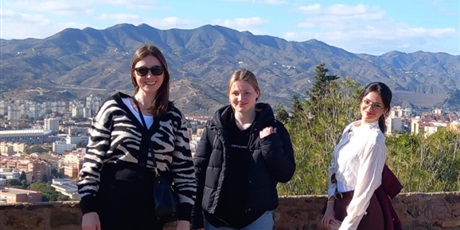 Powiększ grafikę: Kurs językowy w szkole Ail Malaga 2024