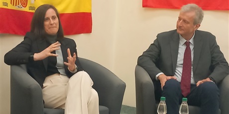Powiększ grafikę: Wizyta Pani Ambasador Królestwa Hiszpanii Victorii Ortega Gutierrez oraz Pana Radcy d/s Edukacji José Aurelio Llaneza Villanueva w naszej Szkole