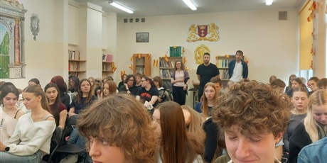 Powiększ grafikę: Wizyta Pani Ambasador Królestwa Hiszpanii Victorii Ortega Gutierrez oraz Pana Radcy d/s Edukacji José Aurelio Llaneza Villanueva w naszej Szkole